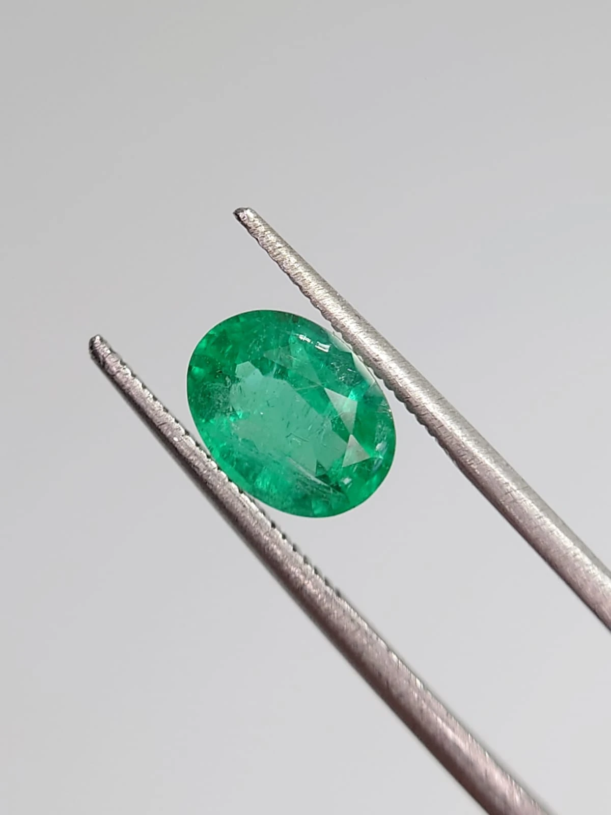 1.63ct Natural Green Emerald Oval Cut From Panjshir Afghanistan — view 3